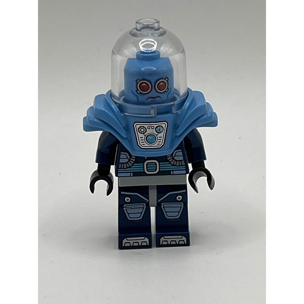 LEGO DC Super Heroes Mr. Freeze Minifigure sh0319 Dark Blue Suit 76000